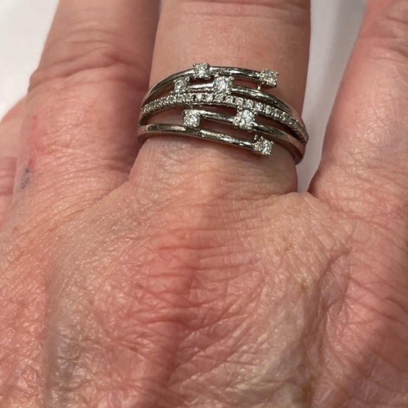 Scattered MOISSANITE BLING ring! 925 & Triple Rhodium Plated. Color D, VVS1 - Picture 7 of 7